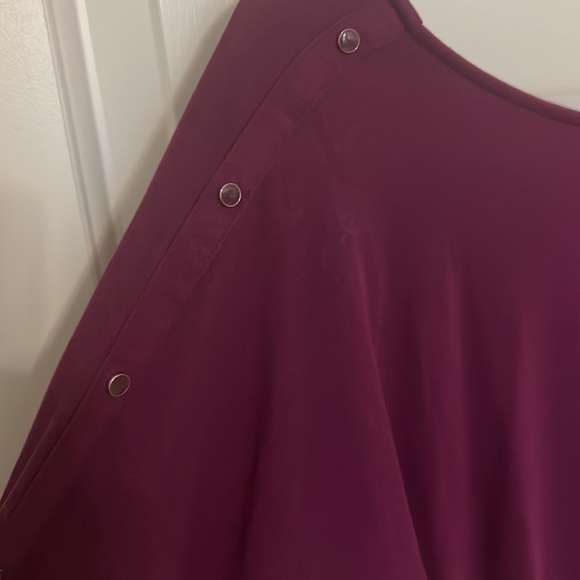 White House Black Market 3/4 Button accented sleeve top - Picture 3 of 5